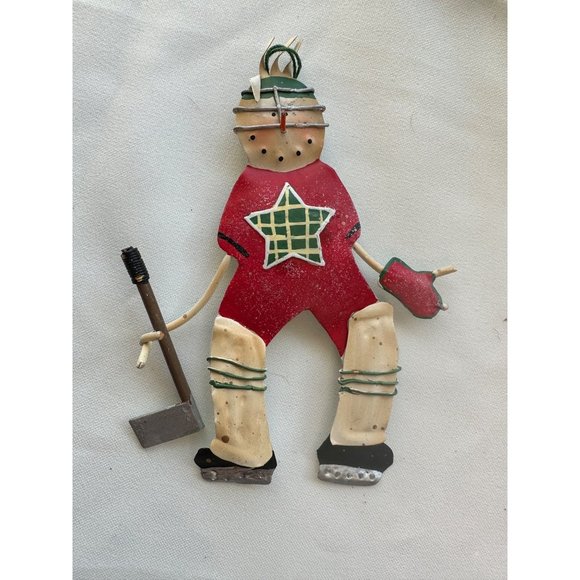 Metal hockey guy Christmas ornament - Picture 1 of 7